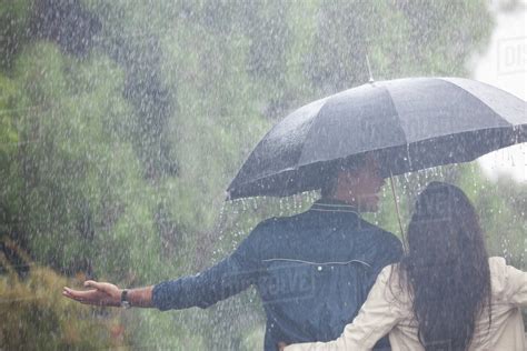 Couple In The Rain Image Wallpapers