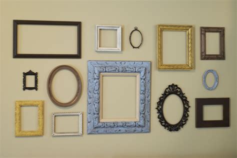 be inspired: Empty Picture-Frame Wall Art