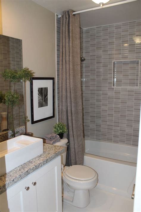 Divine and beautiful bathtub and shower combo this contemporary bathtub and shower combo is an ultimate in every man or woman s romantic idea of a perfect bathing area. 38 Elegant Bathtub Shower Combo Designs That You Haven't ...