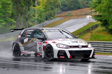 Max kruse racing blickt mit stolz auf das letzte jahr zurück: Max Kruse scores first on track success on Falken Azenis ...