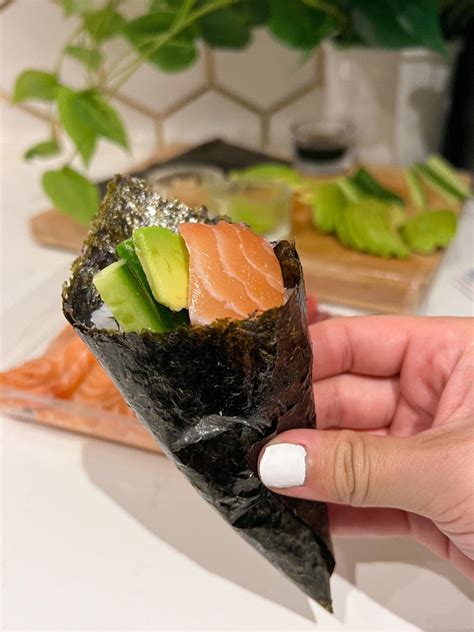 Sushi Hand Roll How To Make Temaki At Home Feedmi Recipes