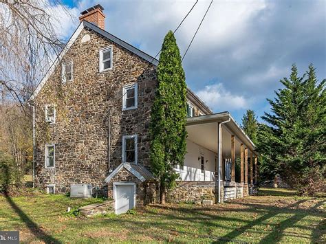 Circa 1830 Stone House And General Store On 7 Acres In Pennsylvania