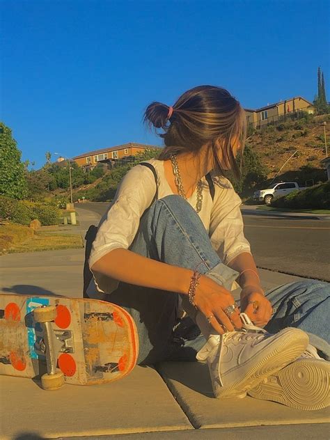 Pin By Anoop On Style Indie Girl Skater Girl Outfits Aesthetic Indie