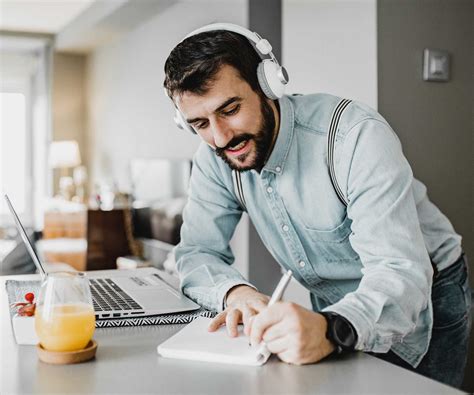 How to Get a Remote Job in 2023 · Learn with the Remote Hive