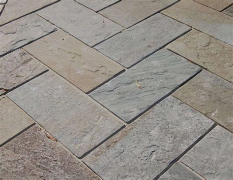 Hardscaping 101 Design Guide For Patio Pavers Gardenista Driveway