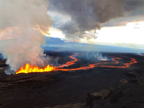 Mauna Loa Eruption Day 3 Planning Underway For Possible Closure Of
