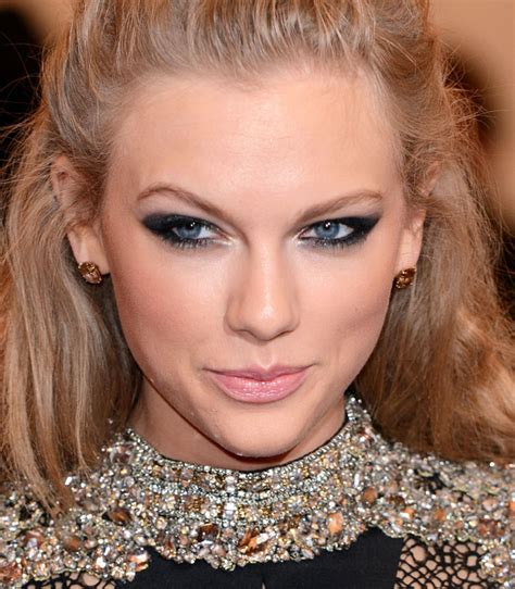10 Maquiagens De Taylor Swift Pausa Para Feminices