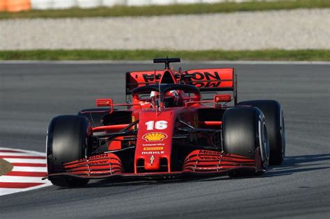 Sa belle aura patienté une vingtaine de minutes sur le pallier. F1: al via ai test con Vettel e Leclerc | La Notte Online