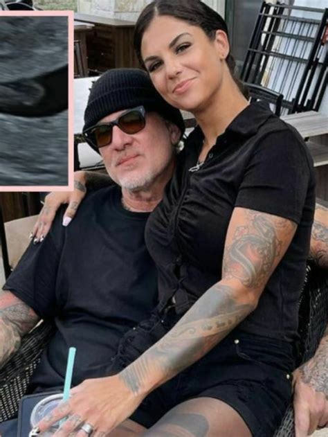 Exposed Jesse James’ Pregnant Wife Files For Divorce Poking Stars