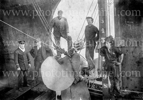 Workers At The Broken Propeller Of Ss Kaiwarra Newcastle Nsw August