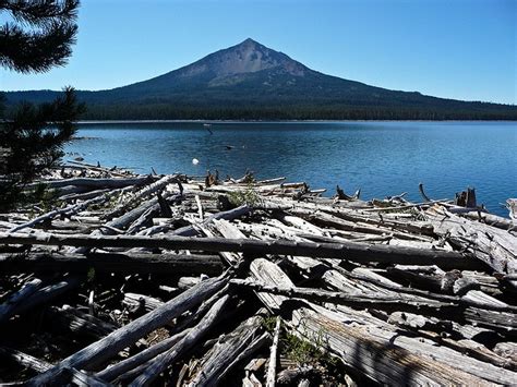 Mount Mcloughlin Viewed From Four Mile Lake Oregon Travel Beautiful