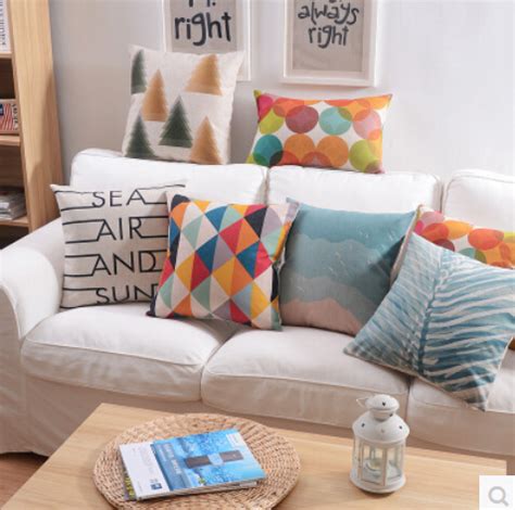 Cuscini d'arredo moderni per divano. Cuscini colorati per divani - Morbidissimi