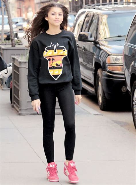 Daily Zendaya Outfits With Leggings Black Leggings Outfit Womens Fashion Casual Outfits