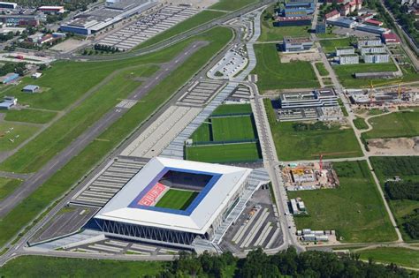 Freiburg im Breisgau von oben Europa Park Stadion im Ortsteil Brühl