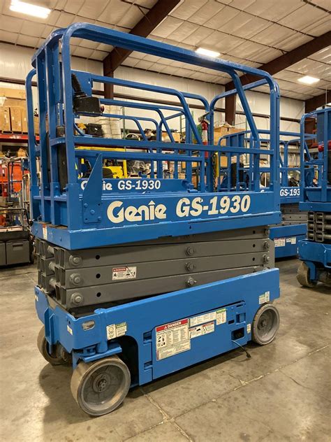 Genie Gs 1930 Electric Self Propelled Scissor Lift 19 Platform Height