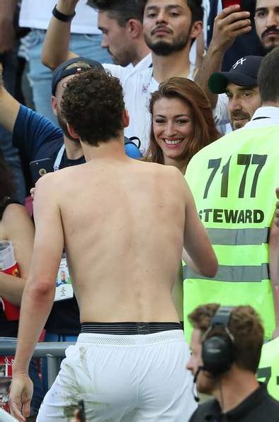 Benjamin pavard is a french professional soccer player known for having played under popular football clubs like losc lille and vfb stuttgart. Tendre moment complice entre Benjamin Pavard et Rachel ...