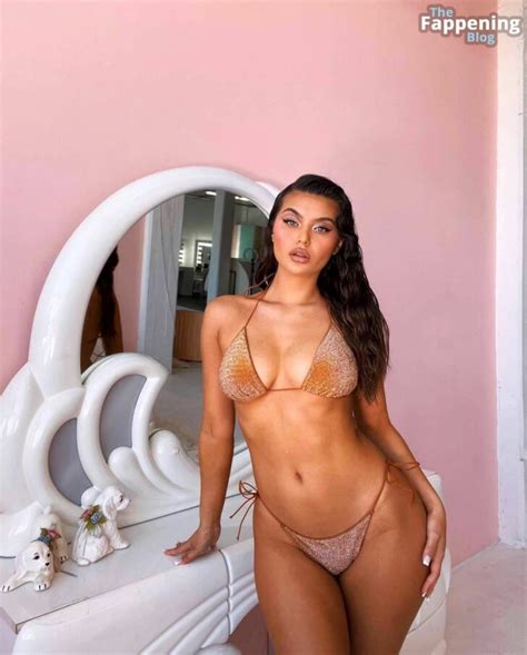 Sofia Jamora Displays Her Curves Posing In A Sexy Forever21 Bikini 10