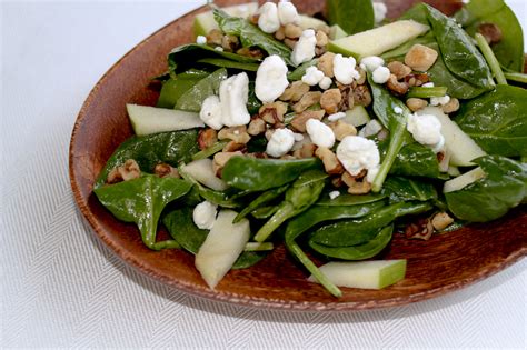 Spinach Salad With Goat Cheese Walnuts And Green Apples