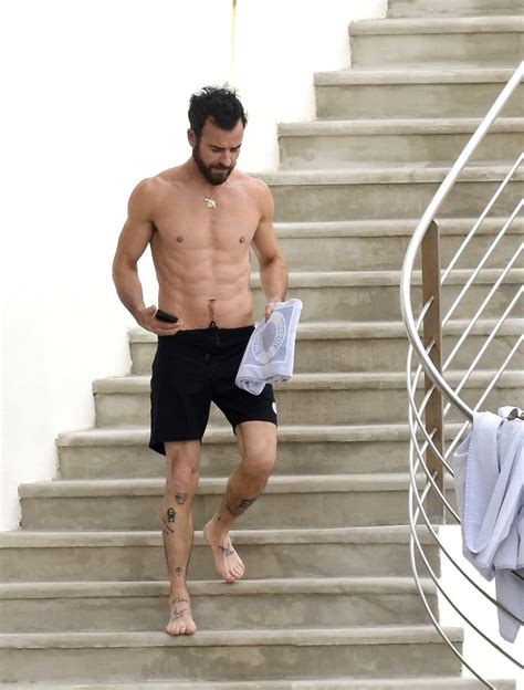 Justin Theroux Shows Off His Sexy Abs During A Beach Day With Sienna