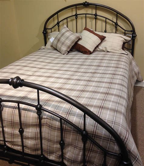 Metal Headboard And Footboard Queen Platform Bed With Box Spring