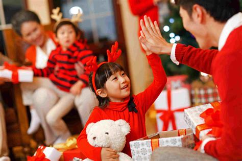 13 Christmas Party Games For Kids Of All Ages