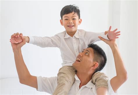 Kebiasaan Ayah Yang Bikin Susah Dekat Dengan Anak Lelaki Parentalkid