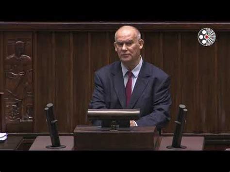 Okopowej, tytułowego bohatera.serial utrzymany jest w konwencji melodramatu, którą znakomicie tworzy m.in. Tadeusz Dziuba - wystąpienie z 16 maja 2019 r. - YouTube