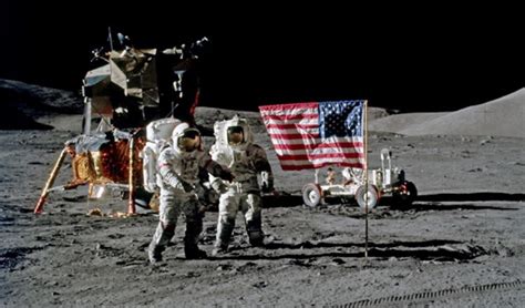 Neil Armstrong Et Buzz Aldrin Les Premiers Pas De L Homme  Flickr