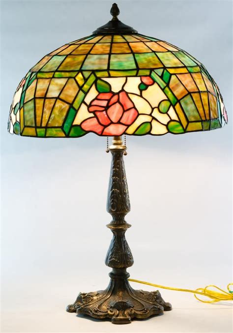 Stained Glass Shade Table Lamp Sep 17 2017 Leonard Auction Inc In Il