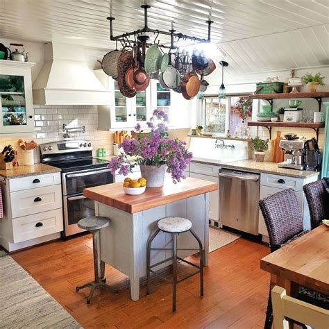 10 Ways To Create A Charming Cottage Style Kitchen Shiplap And Shells