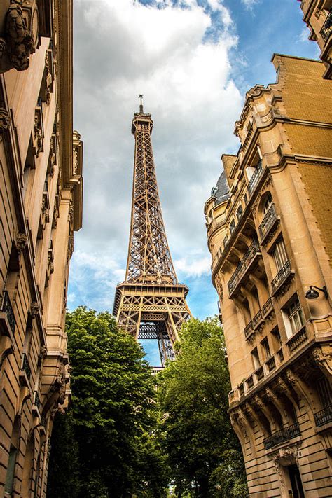 Street View Of The Eiffel Tower Photograph By Josh Soundarajan Fine