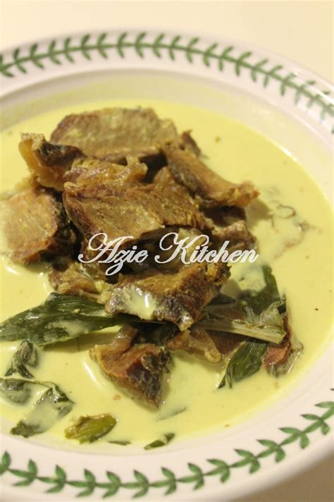 Daging salai masak lemak cili api (smoked meat with coconut broth) these pictures of this page are about:resepi daging salai. Masak Lemak Cili Padi Daging Salai - Azie Kitchen