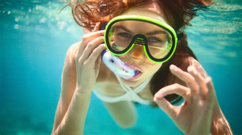 Snorkeling: come immergersi in apnea e spostarsi velocemente
