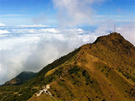 Menikmati Keindahan Surgawi Indonesia Di Gunung Merbabu Indonesia Kaya