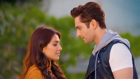 Ayeza Khan And Danish Taimoor Return As A Couple In New Drama Video