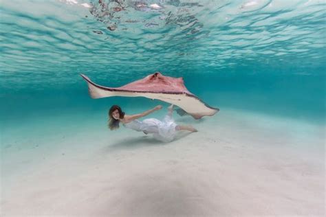 Photographer Captures Her Daughter S Connection To The Sea In Graceful