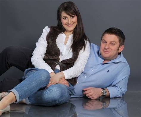 Florin călinescu (romence telaffuz:floˈrin kəliˈnesku; Cum arata sotia lui Pavel Bartos si cele trei fete ale sale