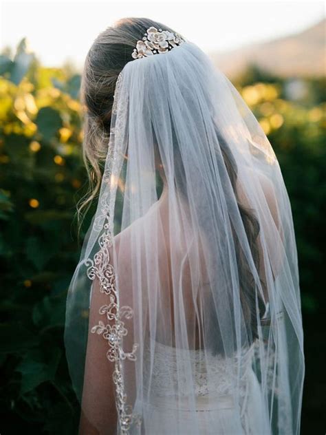 15 Classic Wedding Hairstyles That Work Well With Veils In 2022