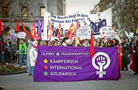 internationaler frauentag in stuttgart kämpferische kundgebung stuttgart