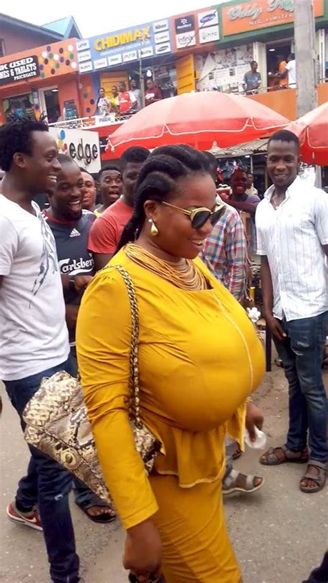 Big Breasted Woman In Lagos Causes Commotion At Computer Village
