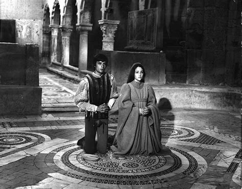 Леонардо дикаприо, клэр дэйнс, джон легуизамо, харольд перрино, пит если ваш вопрос нельзя решить по почте, в редакцию можно позвонить. Romeo and Juliet: 1968 Film | Shakespeare's Staging