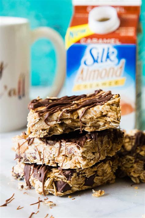 Stir together the liquid ingredients, then combine with the oats and stir until evenly mixed. {No Bake} Peanut Butter Chocolate Oatmeal Bars | Recipe ...