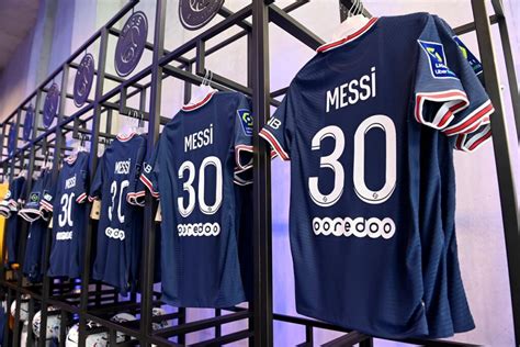 Combien Coûte Le Maillot De Lionel Messi - Le PSG dément les chiffres de vente des maillots de Lionel Messi