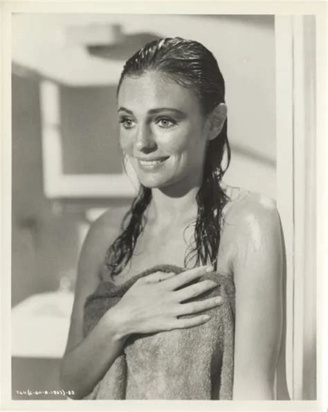 Jacqueline Bisset Sexy Wet Hair Bareshouldered In Towel Original 8x10