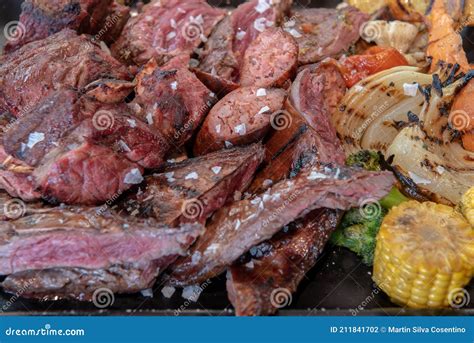 Kompletter Grill Von Argentinien Asado Fleisch Mit Gemüse Und Brasero