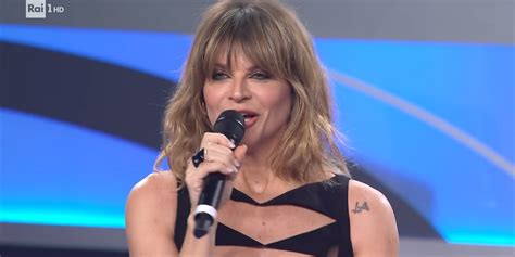 Sanremo Giovani Alessandra Amoroso Con Fino A Qui A Sanremo