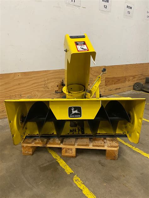 John Deere 38-IN Snow Blower – Bombergers Used Equipment