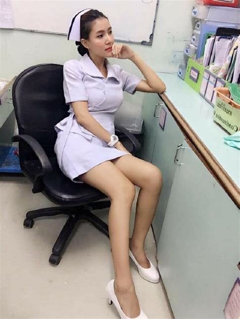 Nurse Gets The Sack After This Uniform Selfie Is Deemed ‘too Sexy’ Sick Chirpse