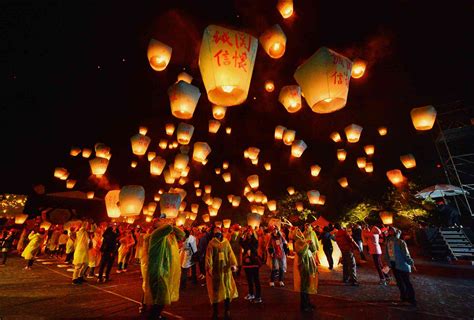10 Big Winter Festivals in Asia to See
