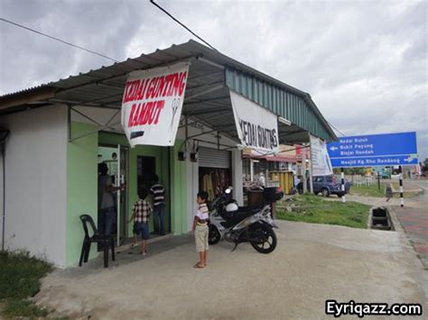 Kedai gunting rambut sgt high risk. Kedai Gunting Rambut Adik Bongsuku di Kampung Rhu Rendang ...